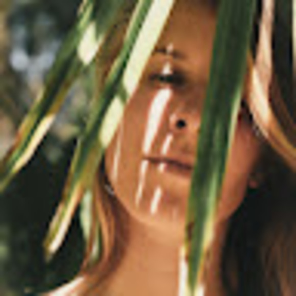 Meet your Posher, Sandra - Picture 1 of 1